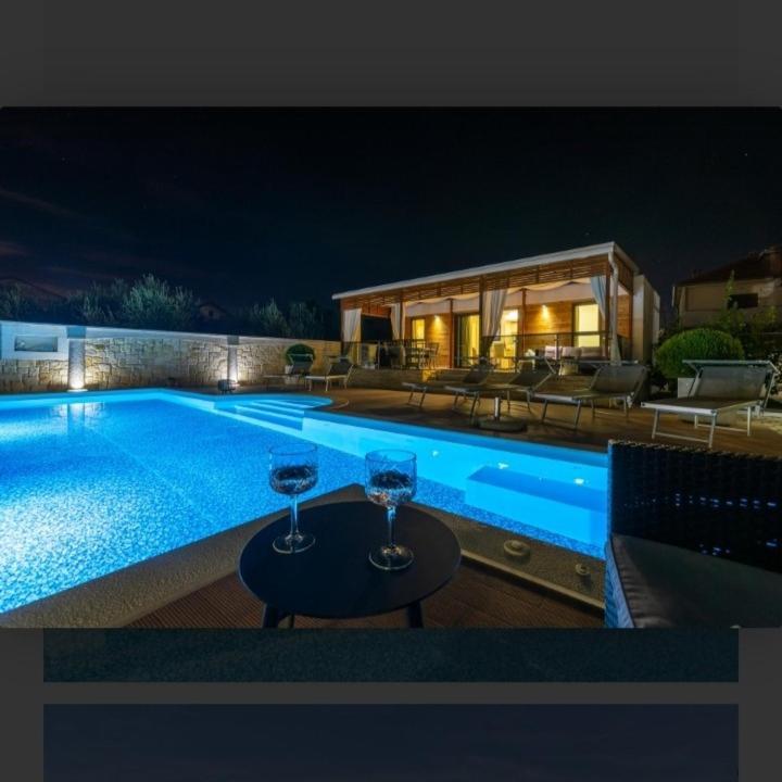 Tomica Apartments With Pool Biograd Na Moru Bagian luar foto